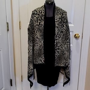 Vertigo Cardigan Black Leapard print Size M